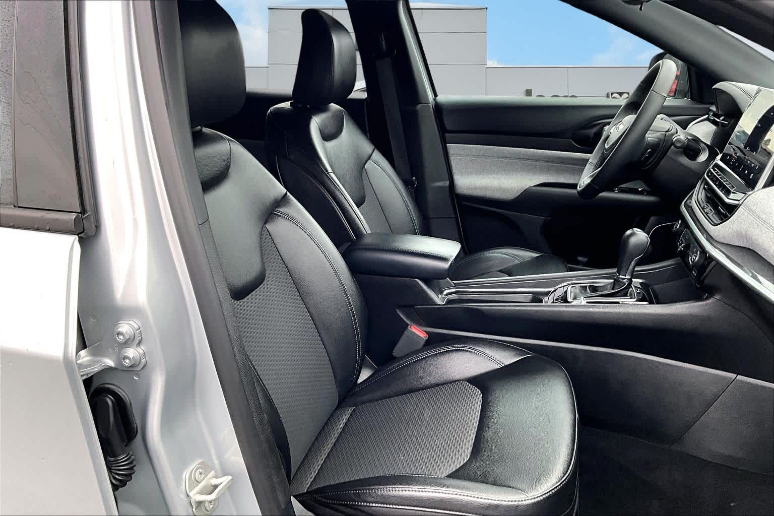 Thumbnail: 2024 Jeep Compass - 14