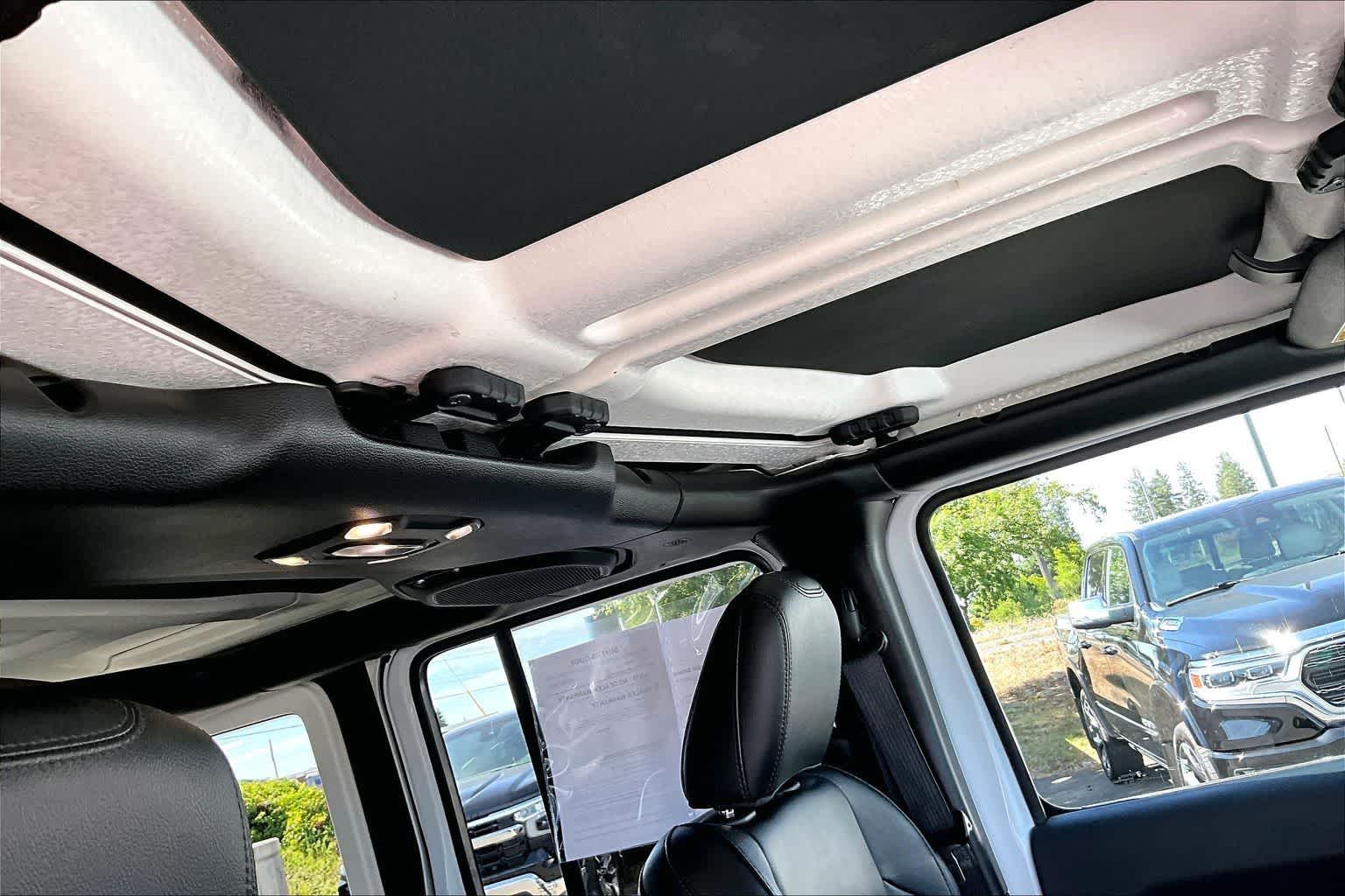 Thumbnail: 2023 Jeep Wrangler - 29