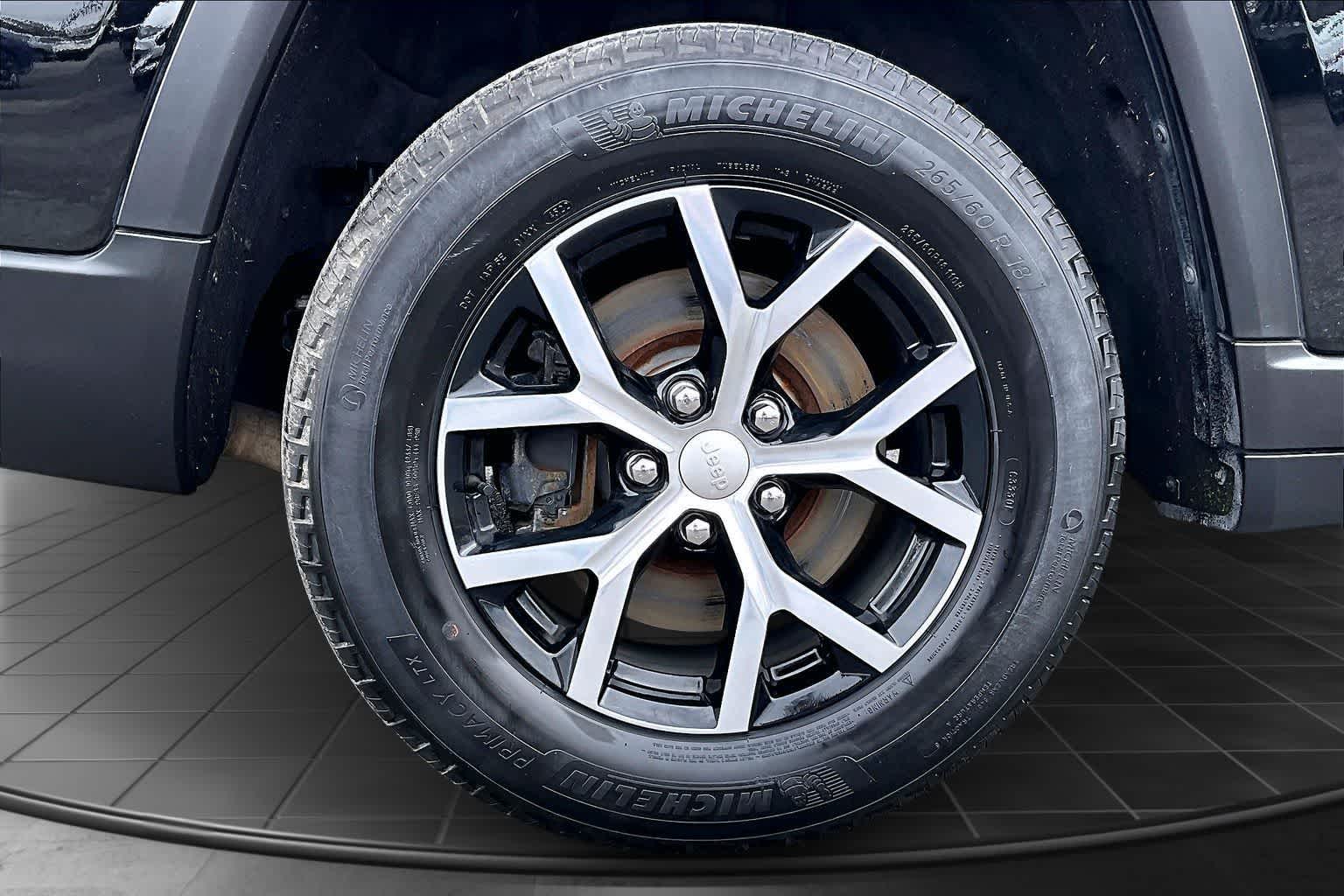 Thumbnail: 2023 Jeep Grand Cherokee L - 35