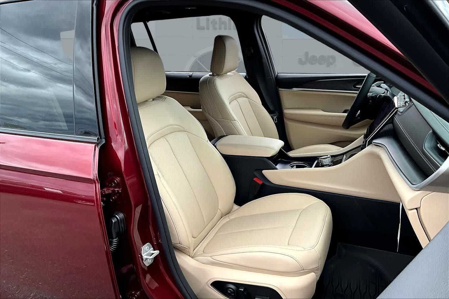 Thumbnail: 2025 Jeep Grand Cherokee L - 15