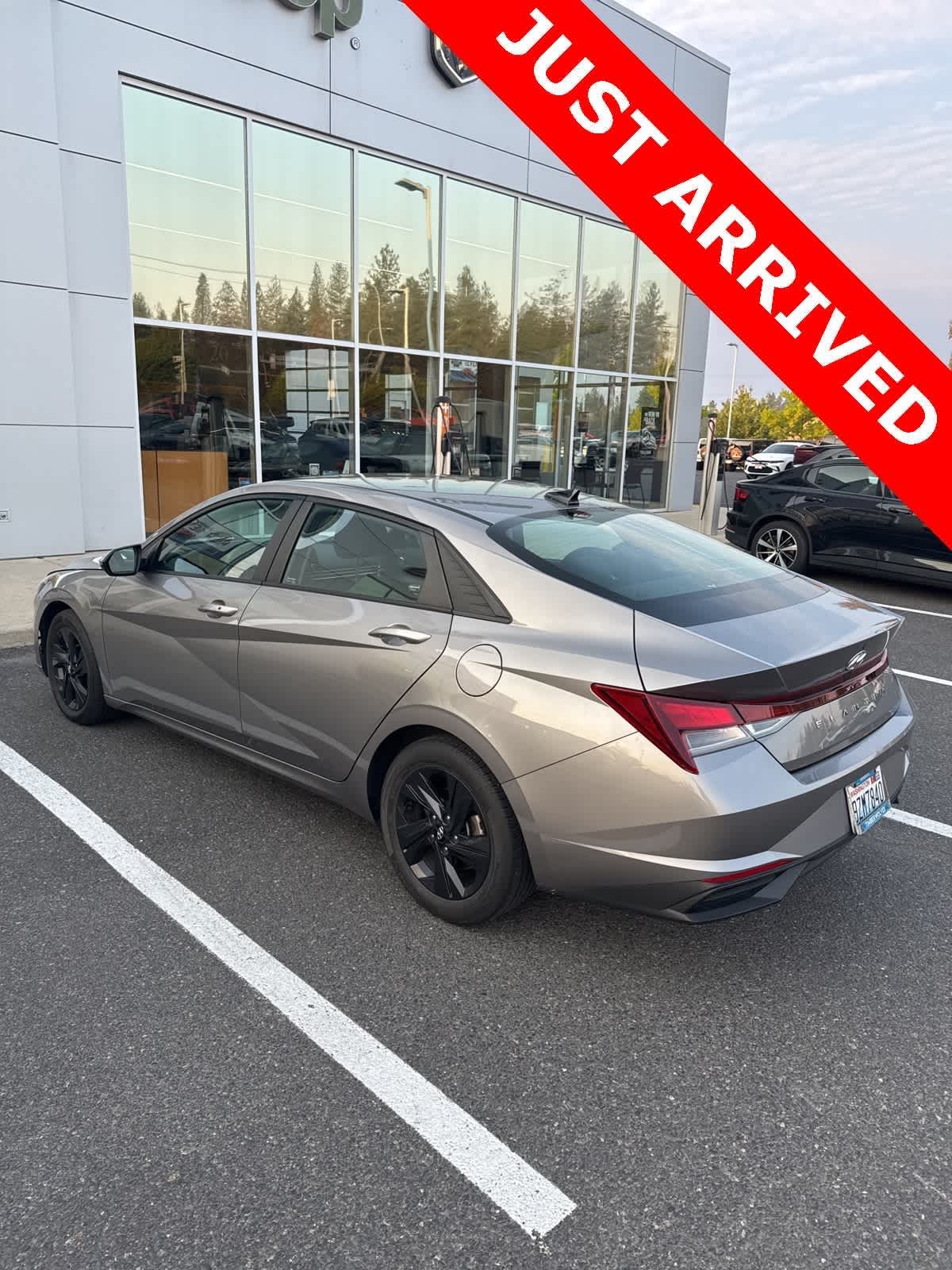 Thumbnail: 2021 Hyundai Elantra - 10