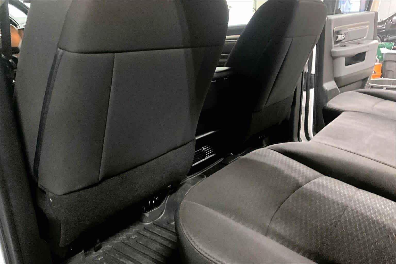 Thumbnail: 2020 RAM 1500 Classic - 12