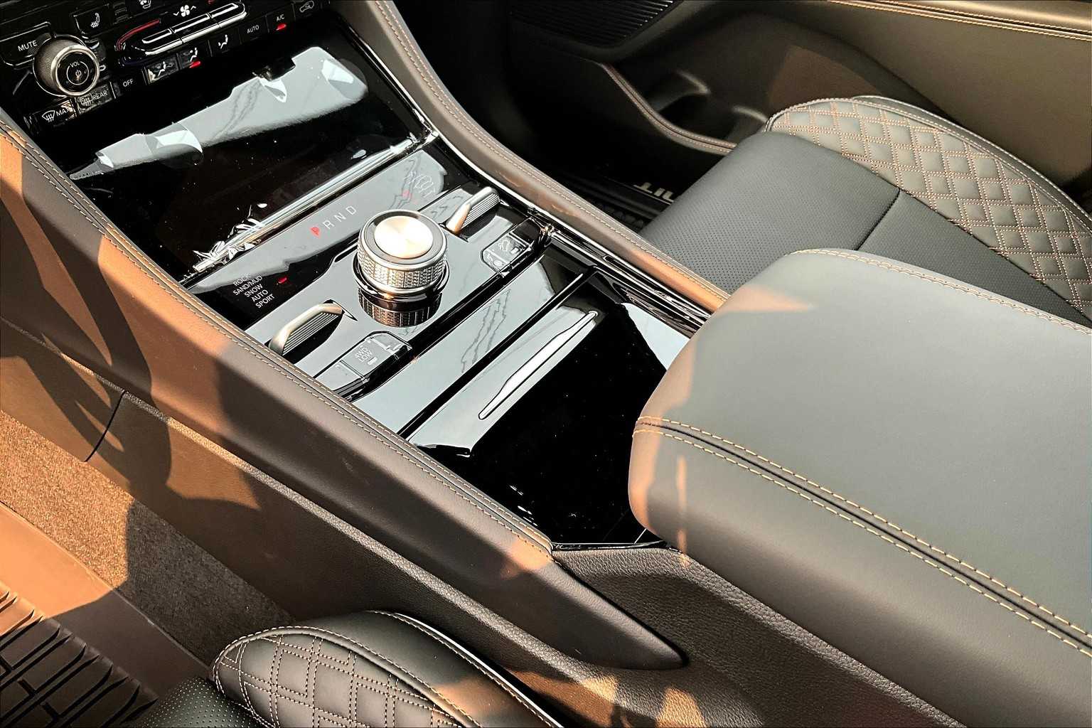 Thumbnail: 2025 Jeep Grand Cherokee - 17