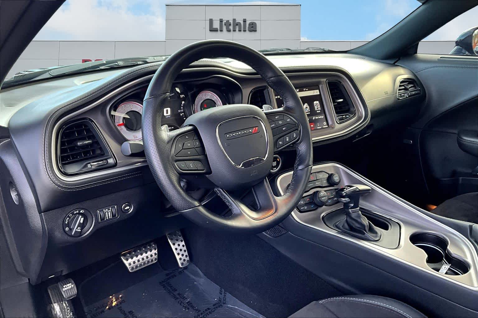 2022 Dodge Challenger R/T Scat Pack photo 2