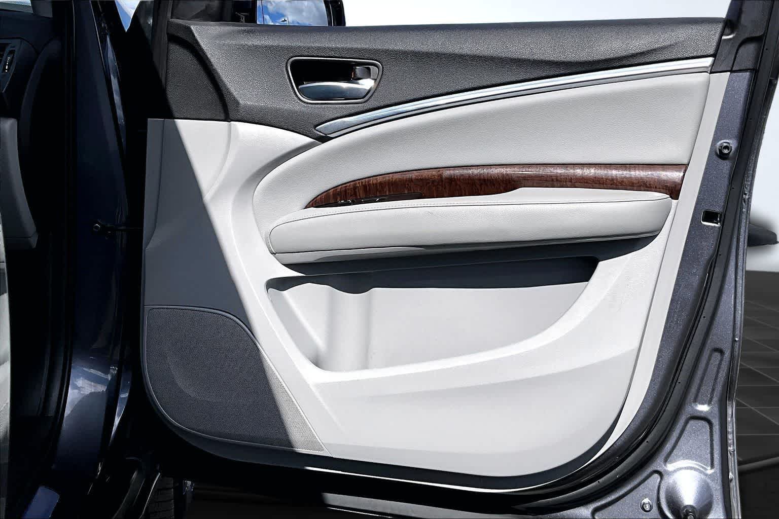 Thumbnail: 2017 Acura MDX - 29