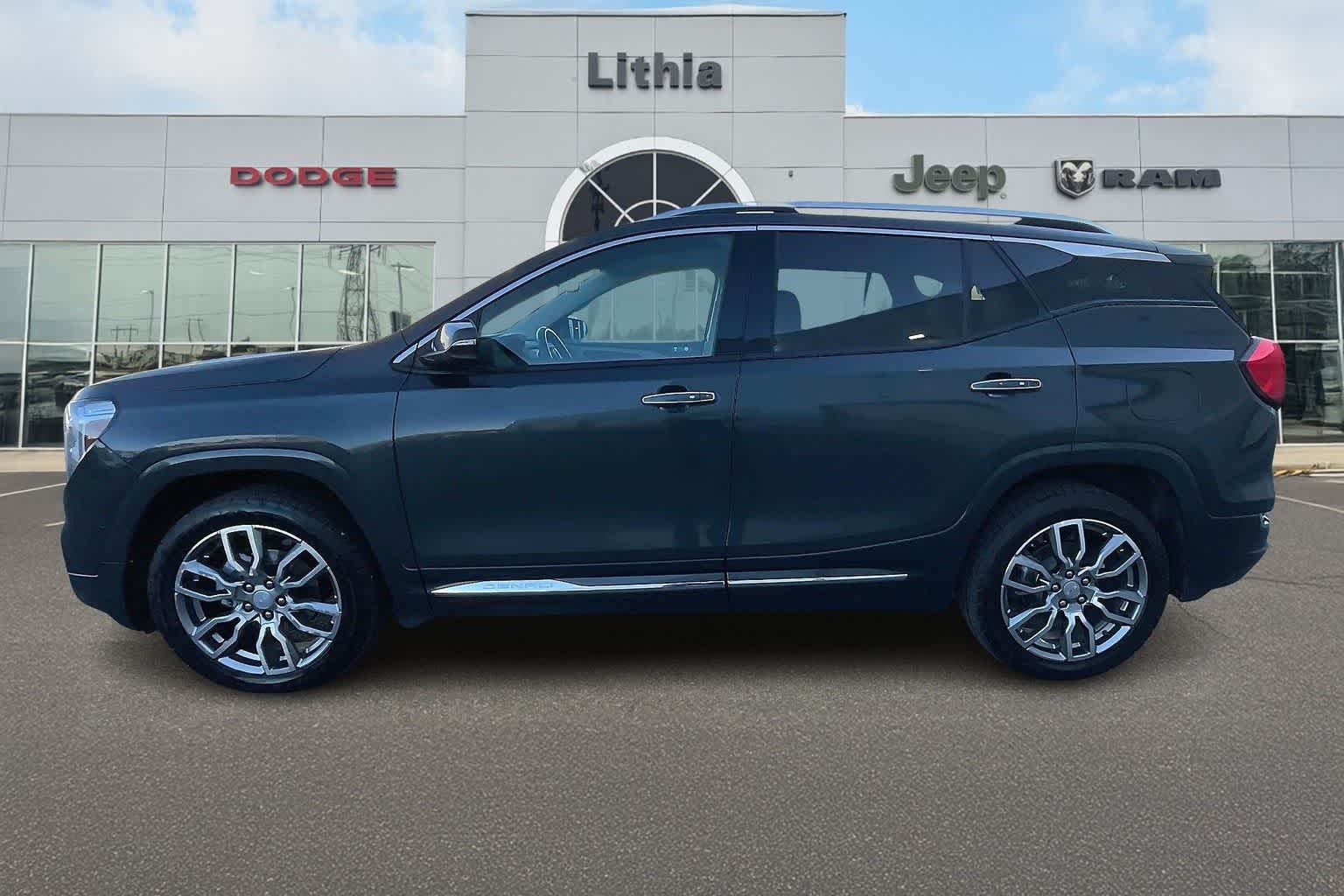 Thumbnail: 2022 GMC Terrain - 3