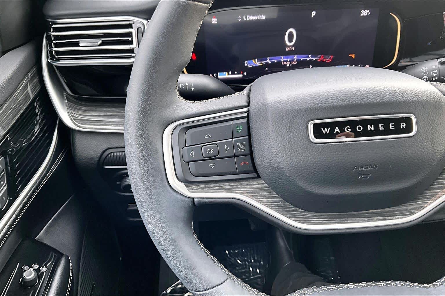 Thumbnail: 2022 Jeep Wagoneer - 25