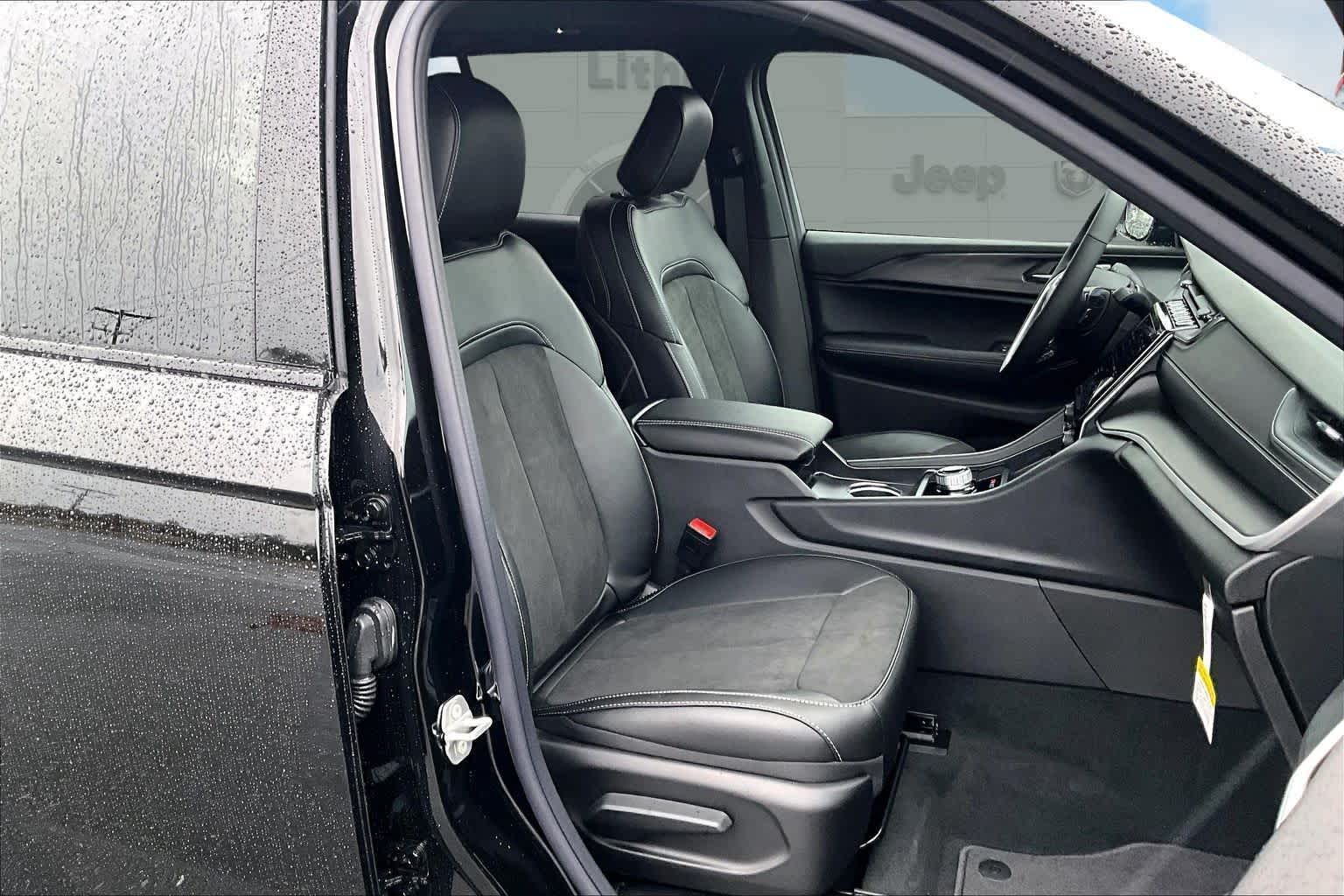 Thumbnail: 2025 Jeep Grand Cherokee - 14