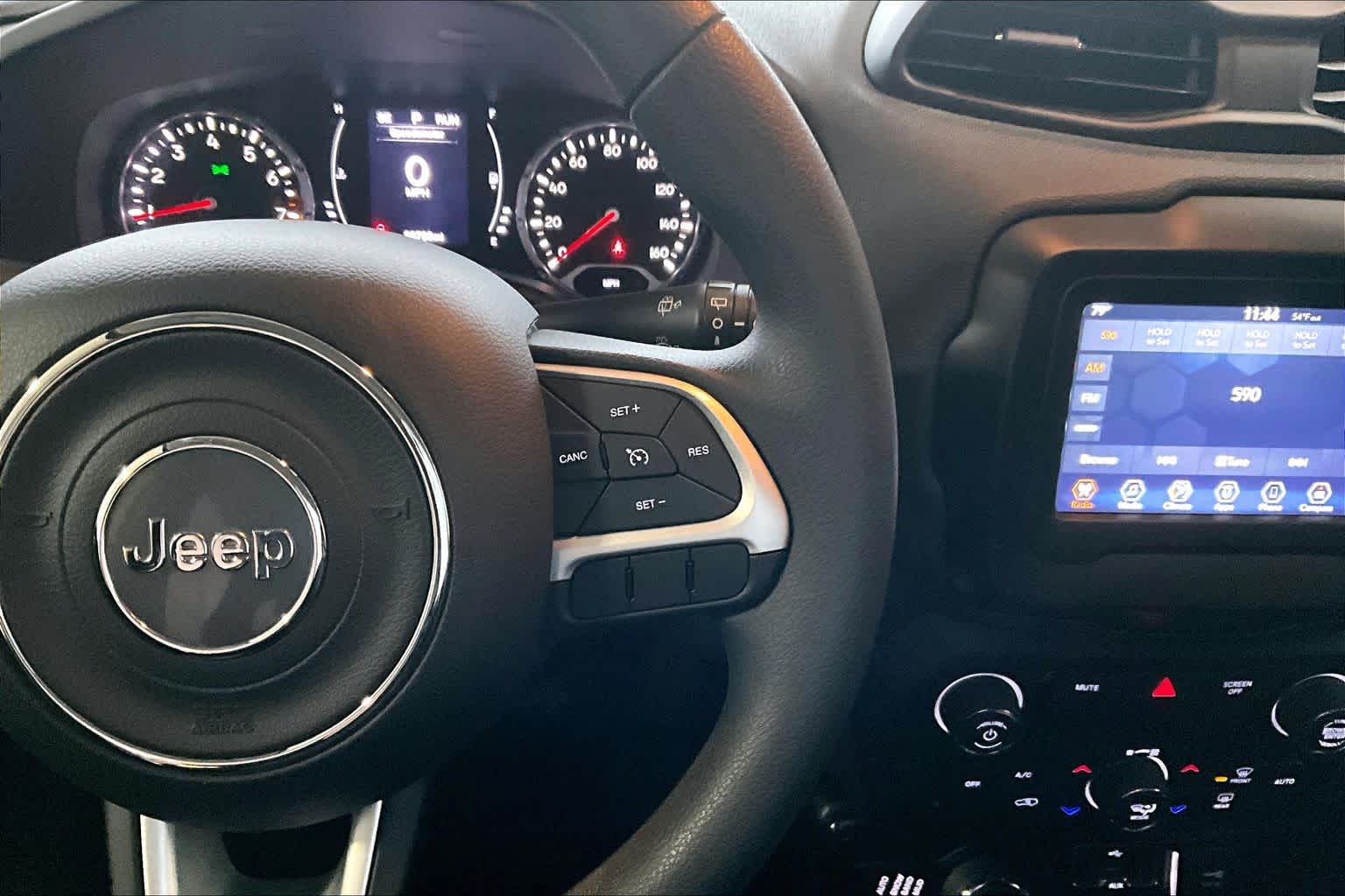 Thumbnail: 2018 Jeep Renegade - 26