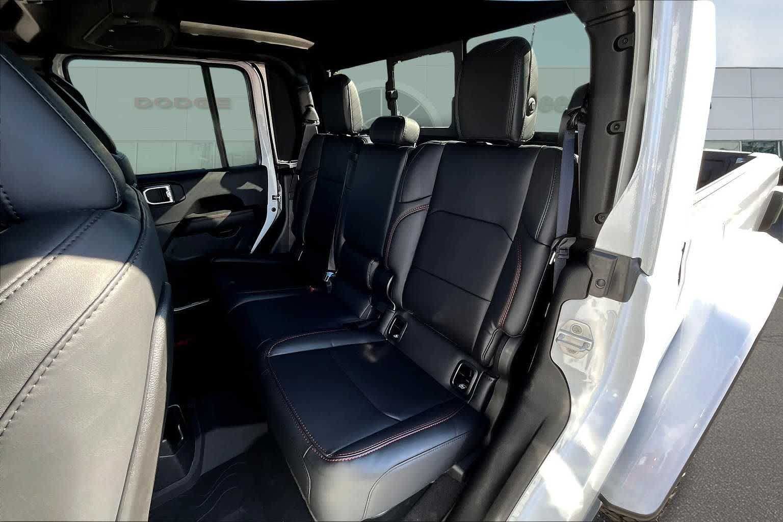 Thumbnail: 2025 Jeep Gladiator - 14