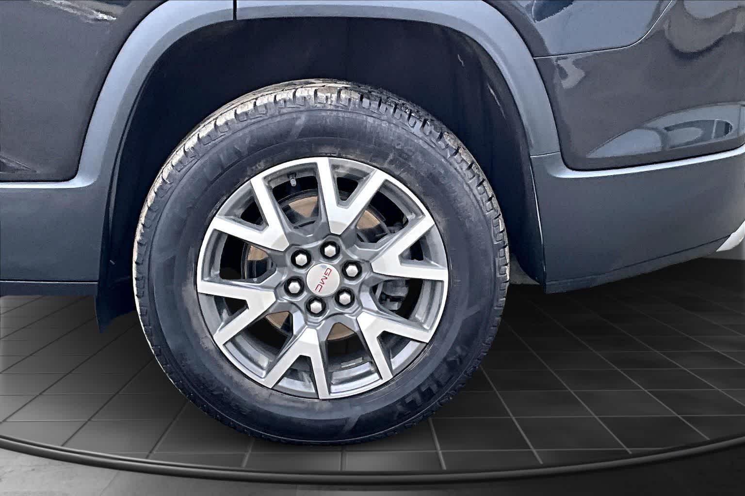 Thumbnail: 2023 GMC Acadia - 36