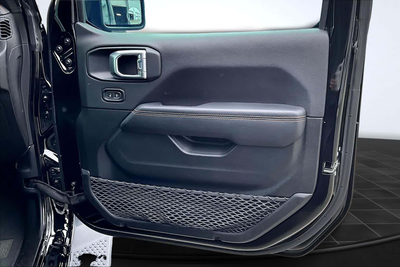 Thumbnail: 2022 Jeep Wrangler - 29