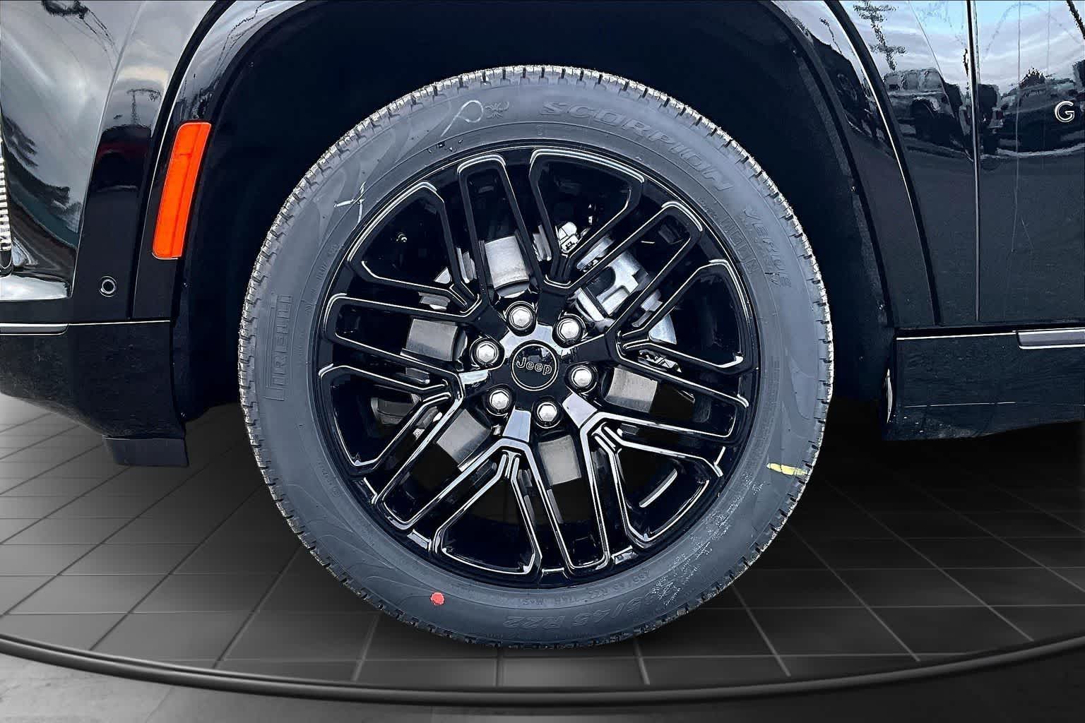 Thumbnail: 2026 Jeep Grand Wagoneer - 8