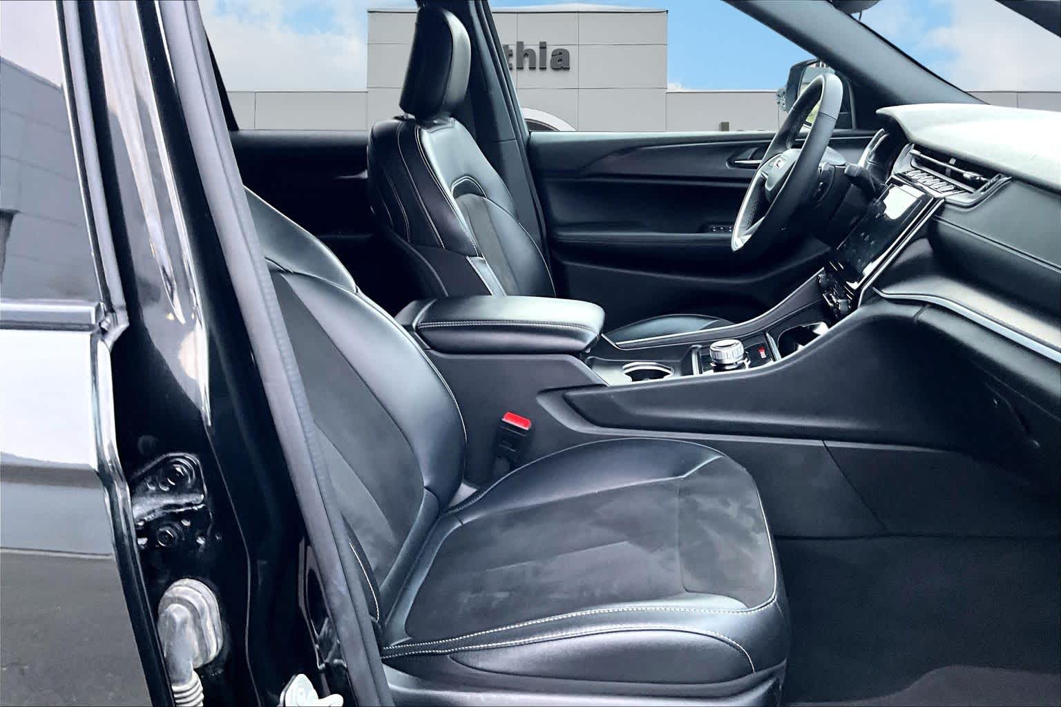 Thumbnail: 2024 Jeep Grand Cherokee - 14