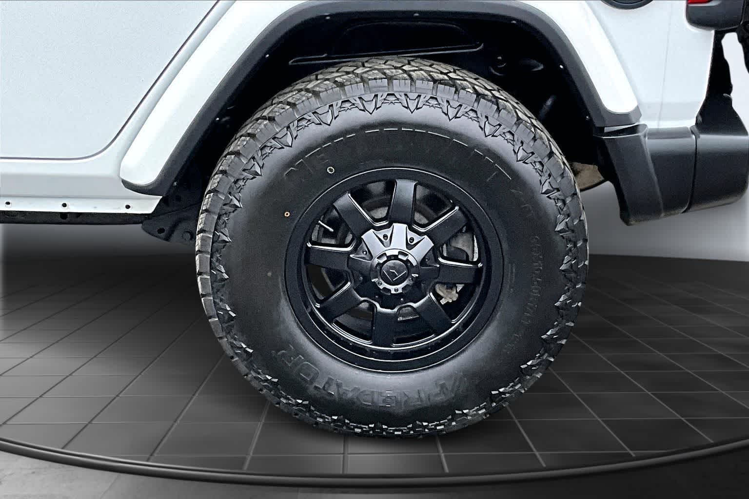 Thumbnail: 2023 Jeep Wrangler - 36