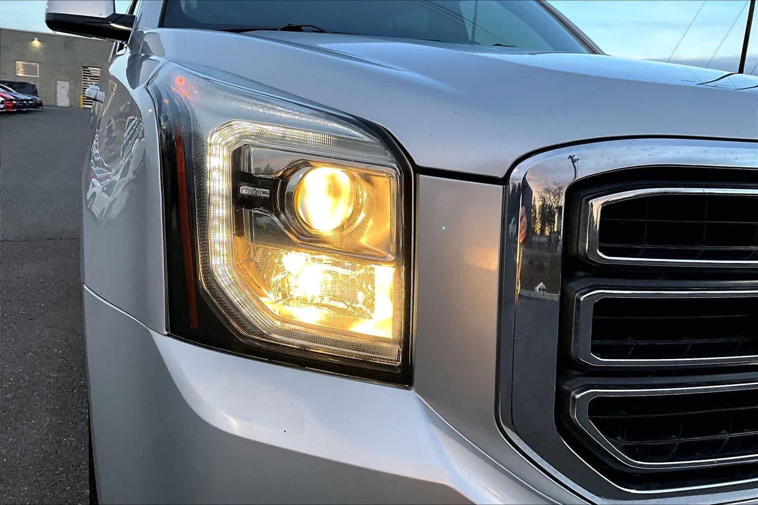 Thumbnail: 2018 GMC Yukon XL - 31