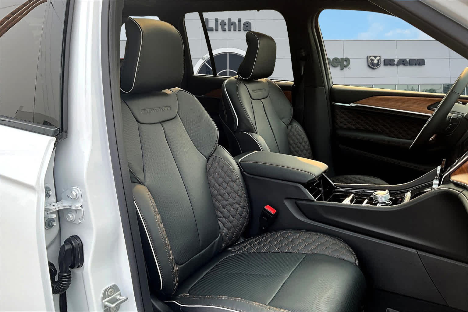 Thumbnail: 2025 Jeep Grand Cherokee - 14