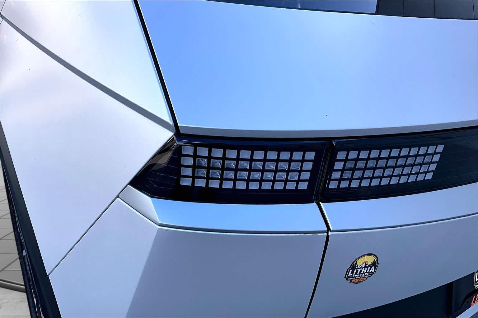 Thumbnail: 2023 Hyundai Ioniq 5 - 31