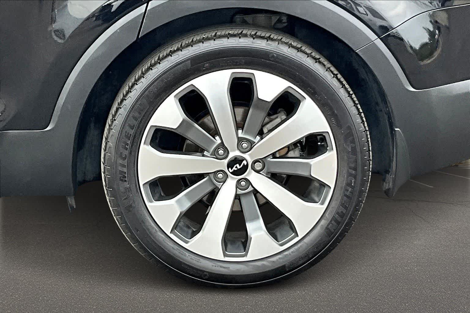 Thumbnail: 2022 Kia Telluride - 36