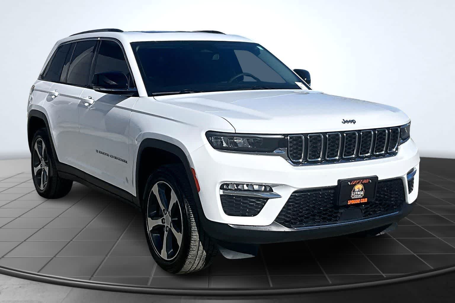 Thumbnail: 2022 Jeep Grand Cherokee - 22