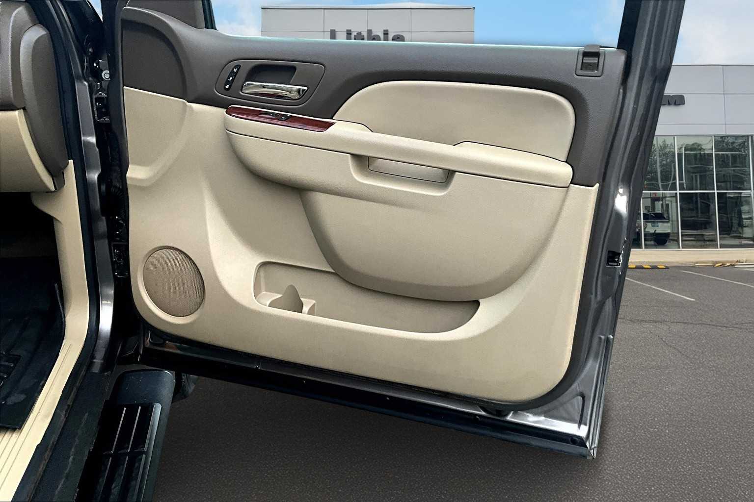 Thumbnail: 2012 Chevrolet Silverado 2500 - 29