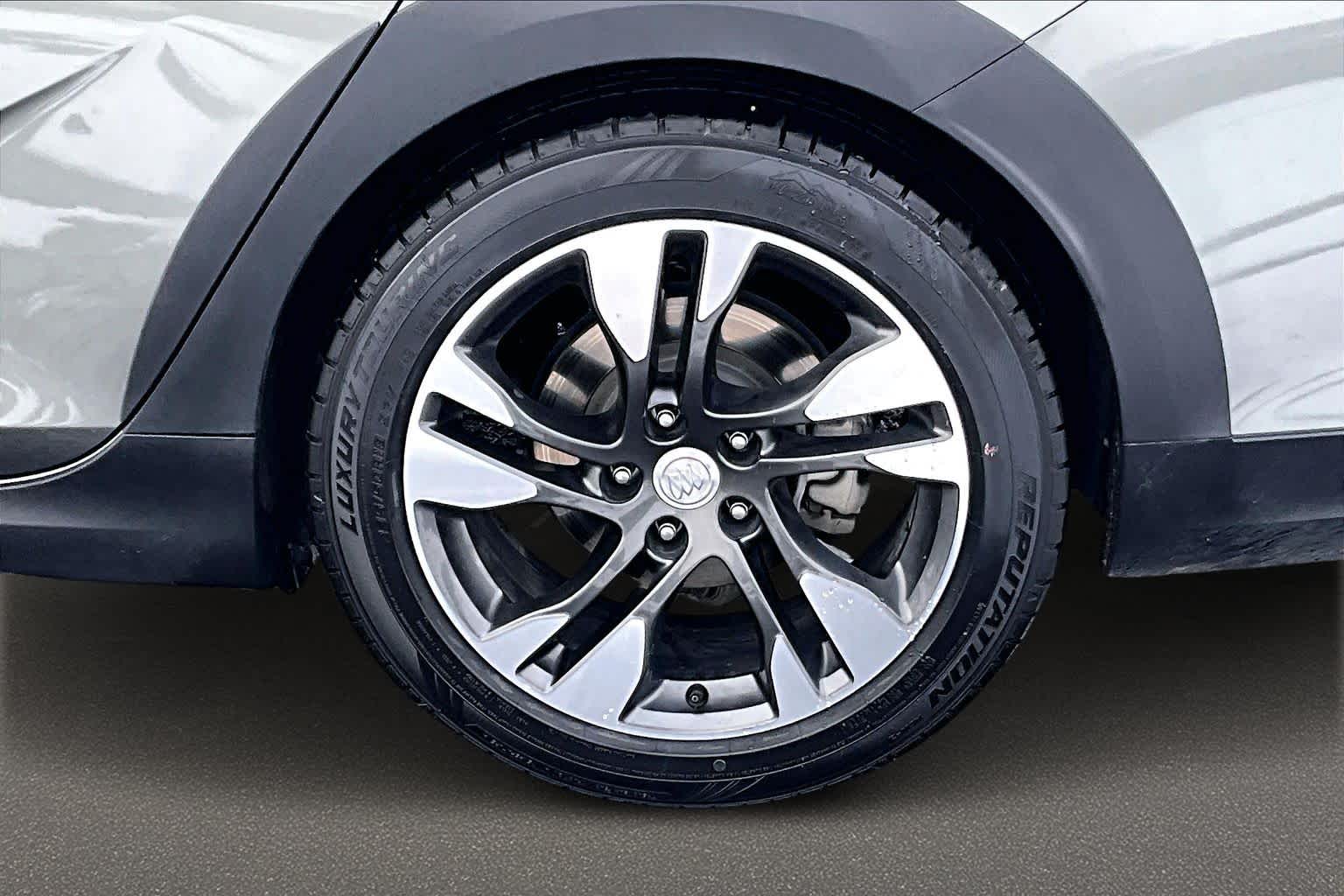 Thumbnail: 2018 Buick Regal - 36