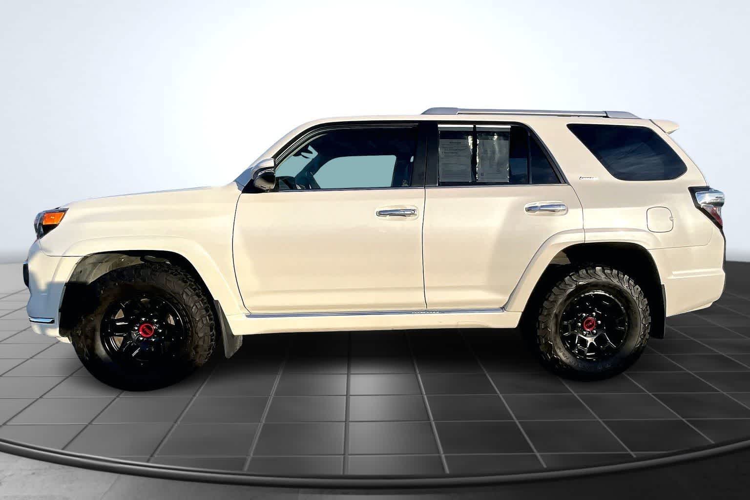 Thumbnail: 2021 Toyota 4Runner - 3