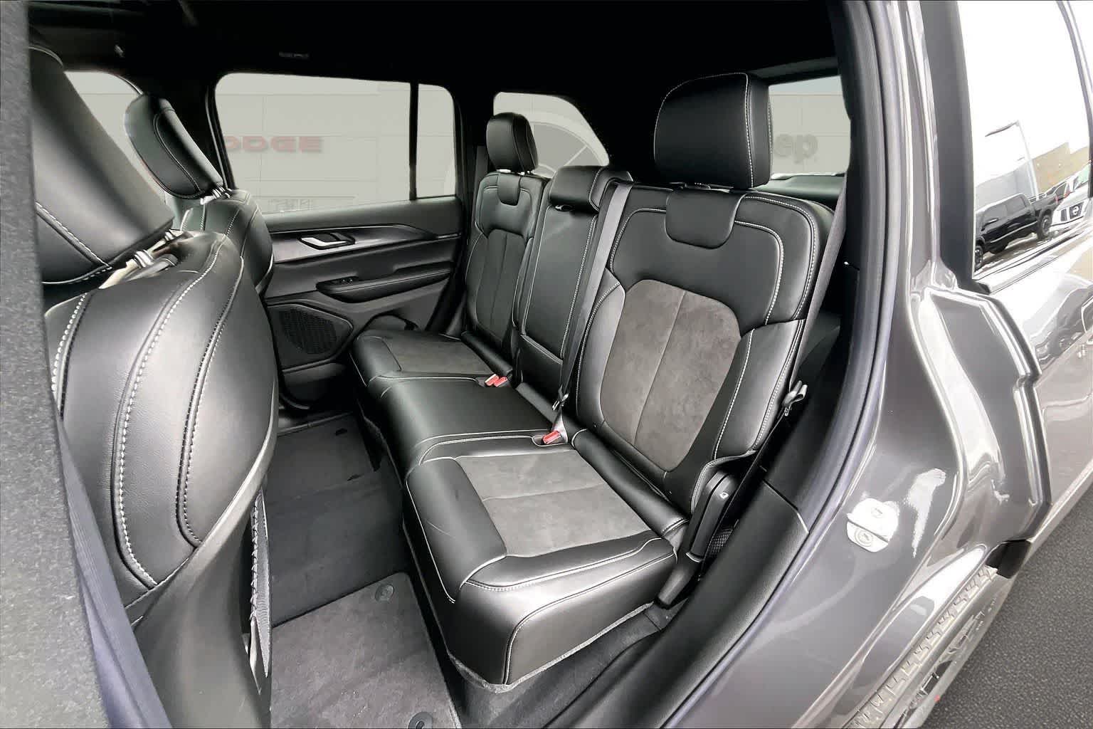 Thumbnail: 2025 Jeep Grand Cherokee - 13