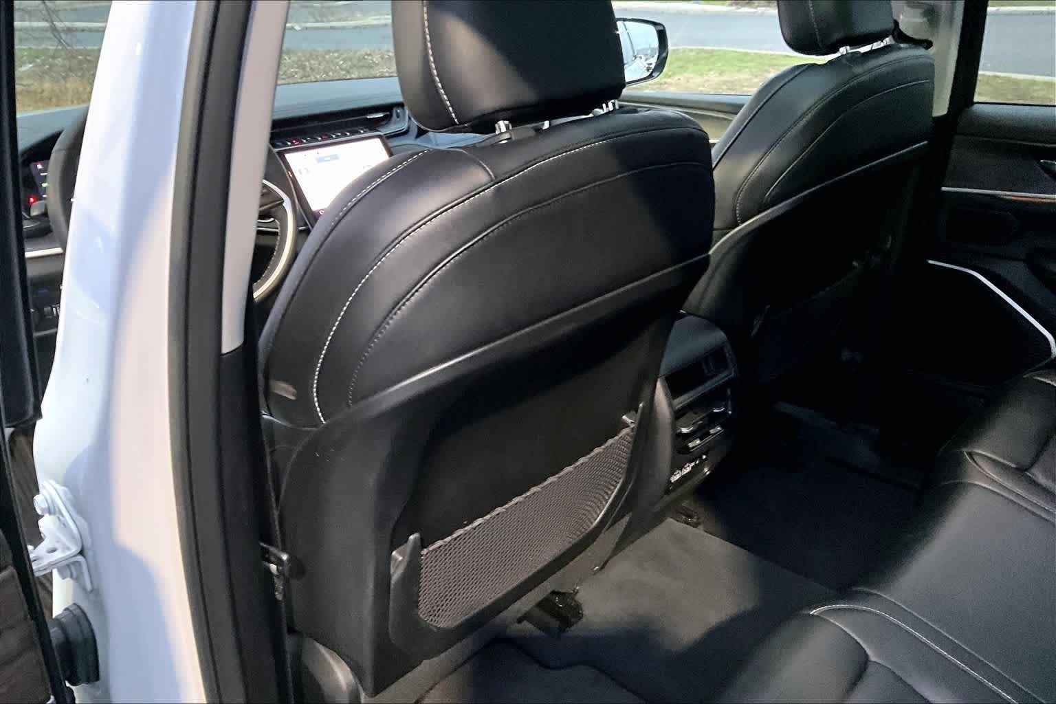 Thumbnail: 2022 Jeep Grand Cherokee - 12