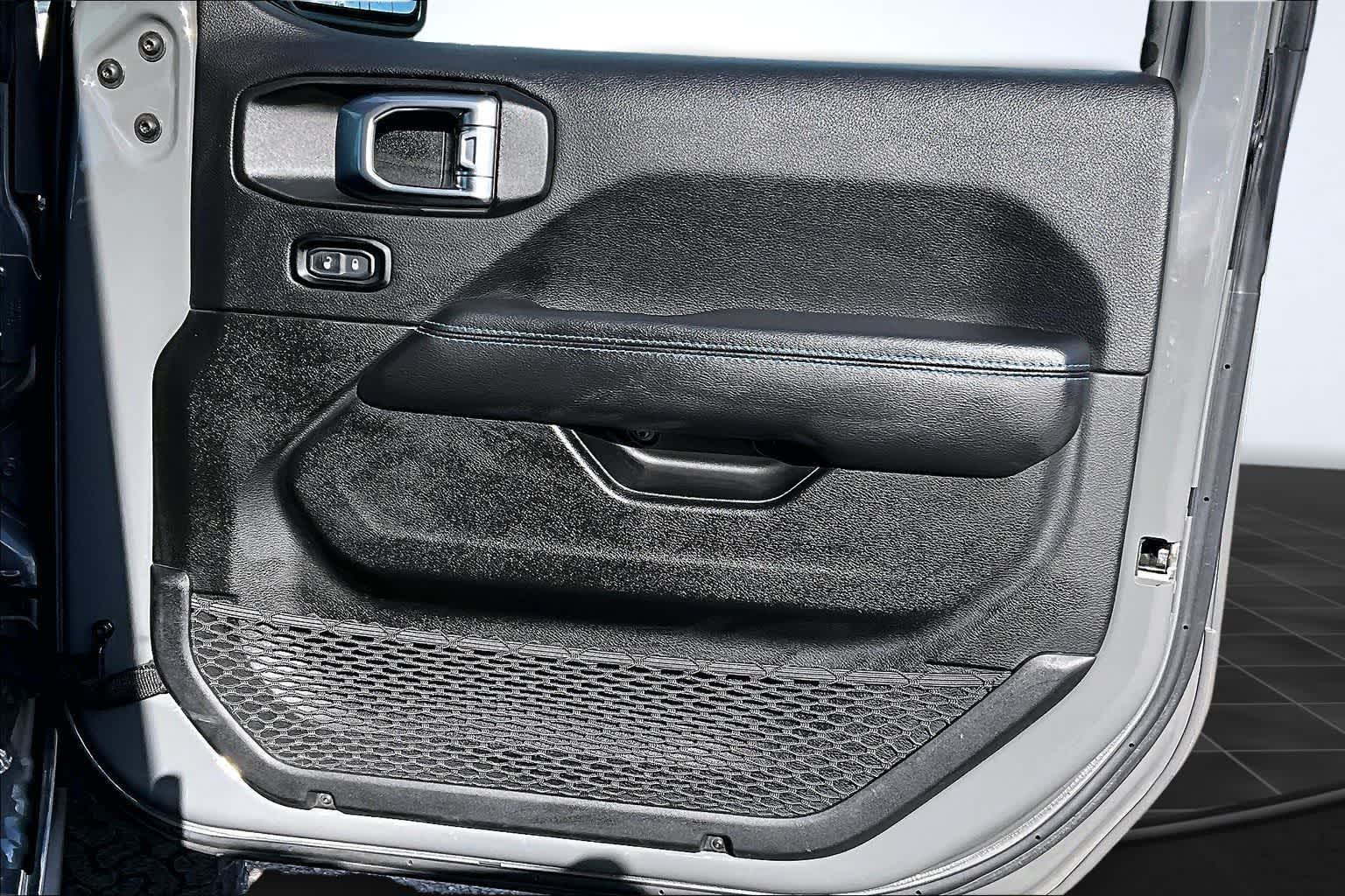 Thumbnail: 2023 Jeep Wrangler - 29