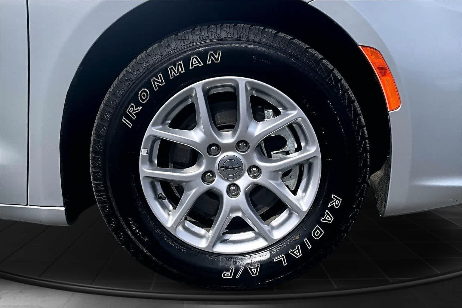 Thumbnail: 2024 Chrysler Pacifica - 34