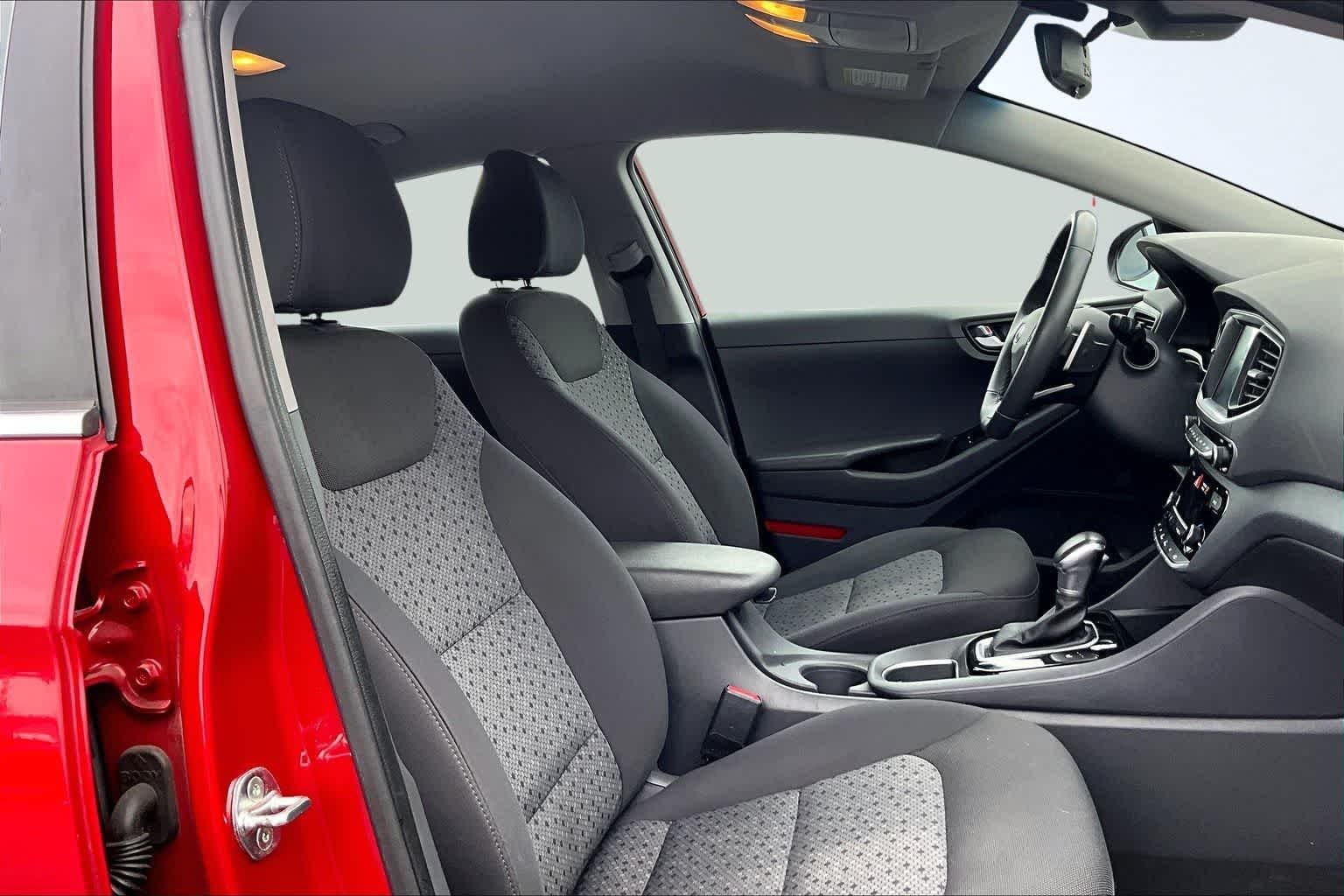 Thumbnail: 2019 Hyundai Ioniq - 14