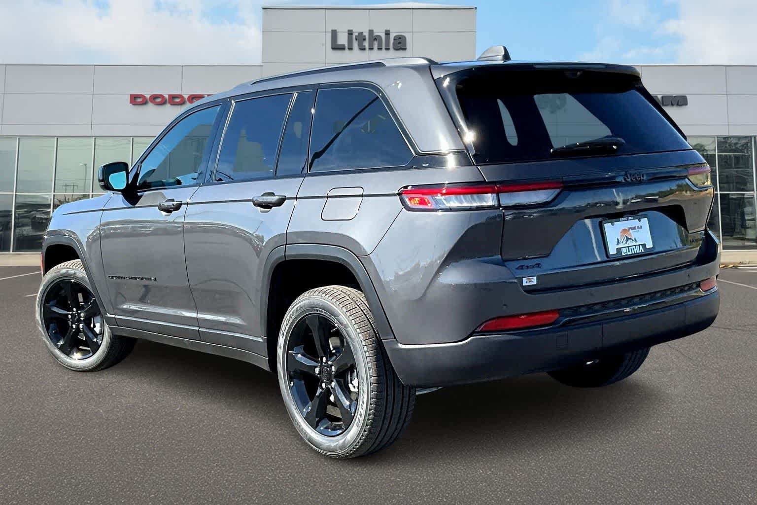 Thumbnail: 2025 Jeep Grand Cherokee - 4