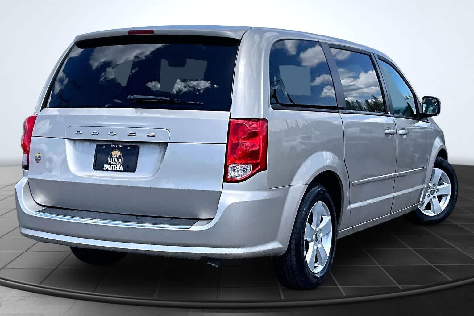 Thumbnail: 2013 Dodge Grand Caravan - 23