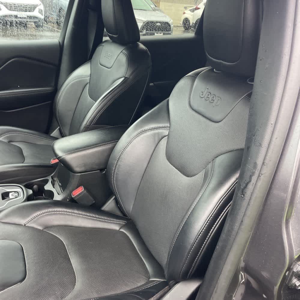 2022 Jeep Cherokee Latitude Lux photo 3