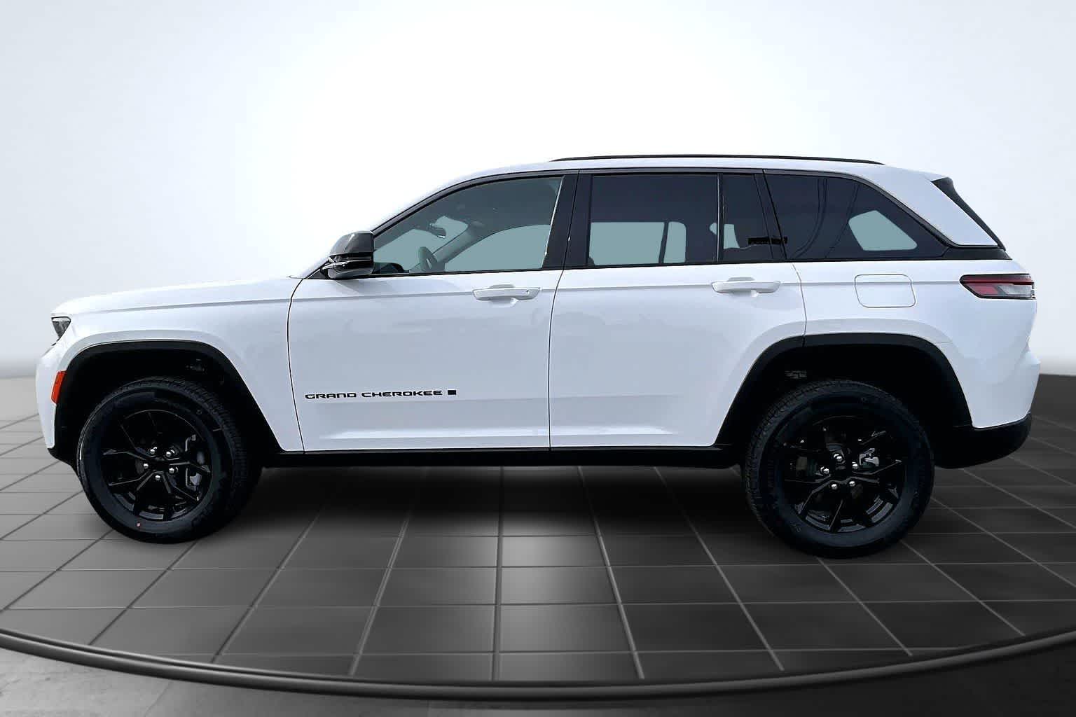 Thumbnail: 2026 Jeep Grand Cherokee - 3