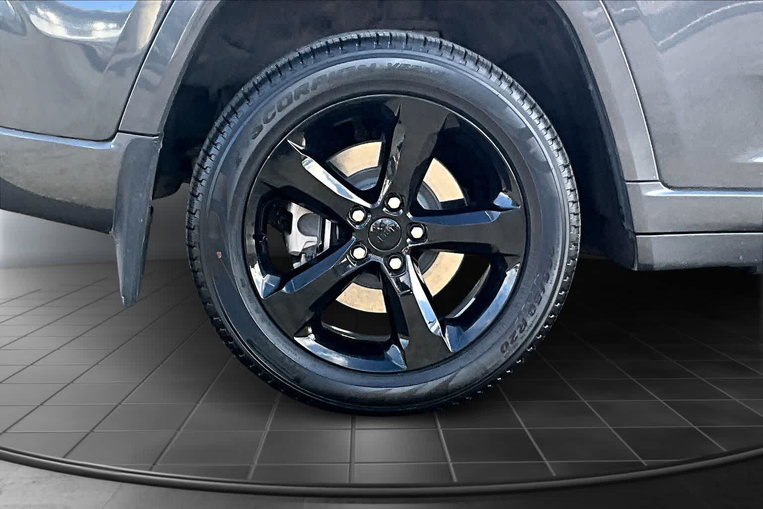 Thumbnail: 2023 Jeep Grand Cherokee - 36