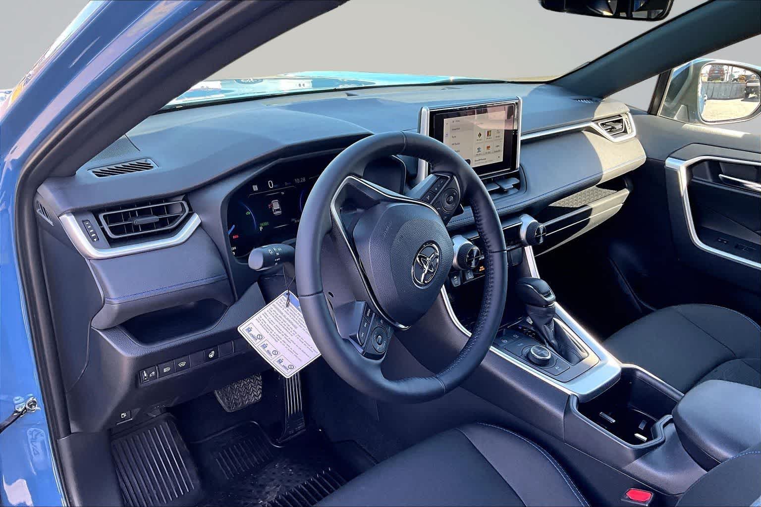 Thumbnail: 2025 Toyota RAV4 - 2