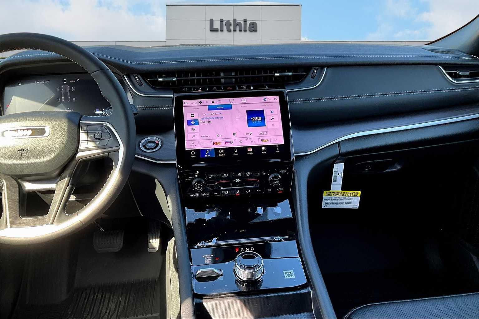 Thumbnail: 2025 Jeep Grand Cherokee - 16