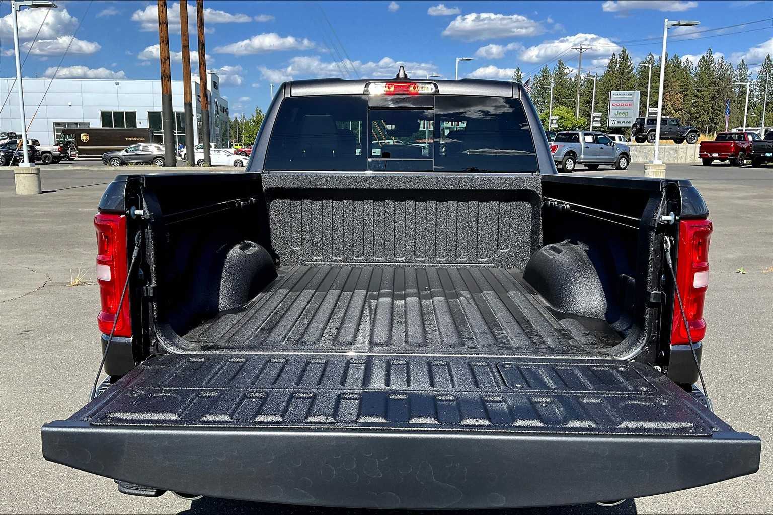 Thumbnail: 2026 RAM 1500 - 19