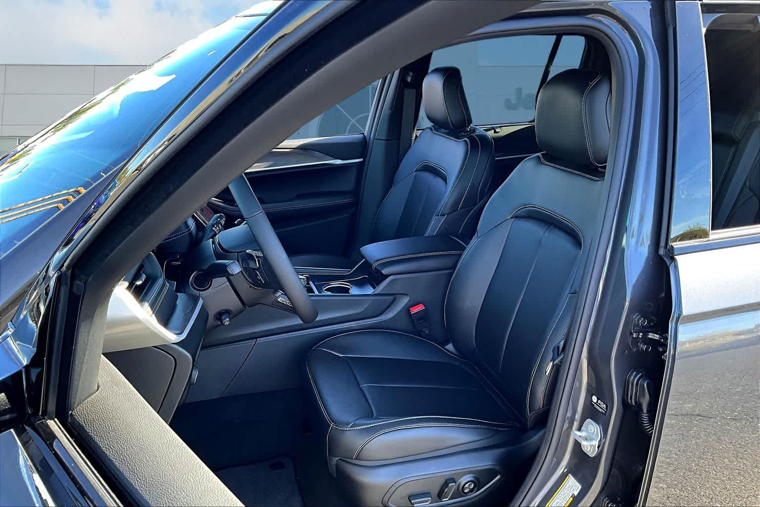 Thumbnail: 2025 Jeep Grand Cherokee - 11