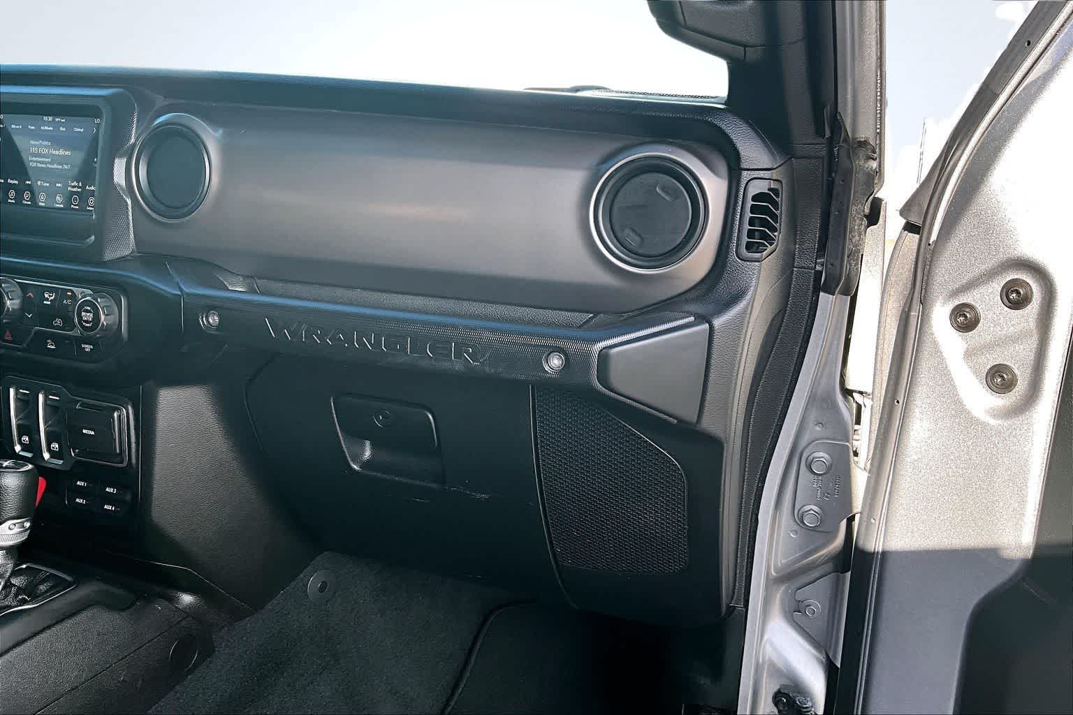 Thumbnail: 2021 Jeep Wrangler - 24