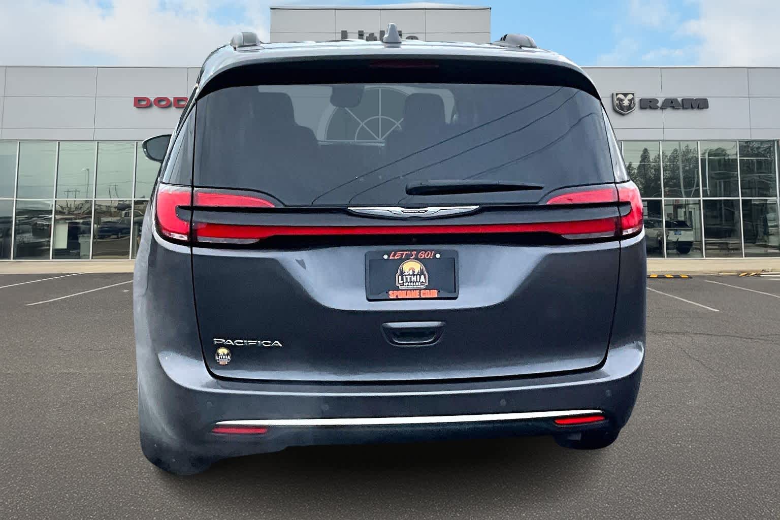 Thumbnail: 2022 Chrysler Pacifica - 5