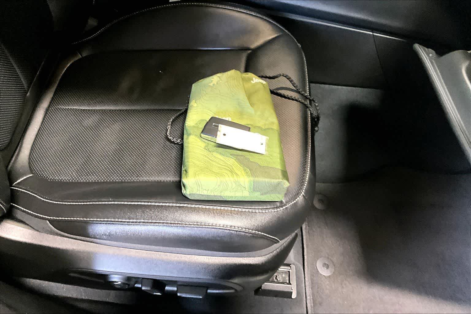 Thumbnail: 2023 Jeep Grand Cherokee L - 20