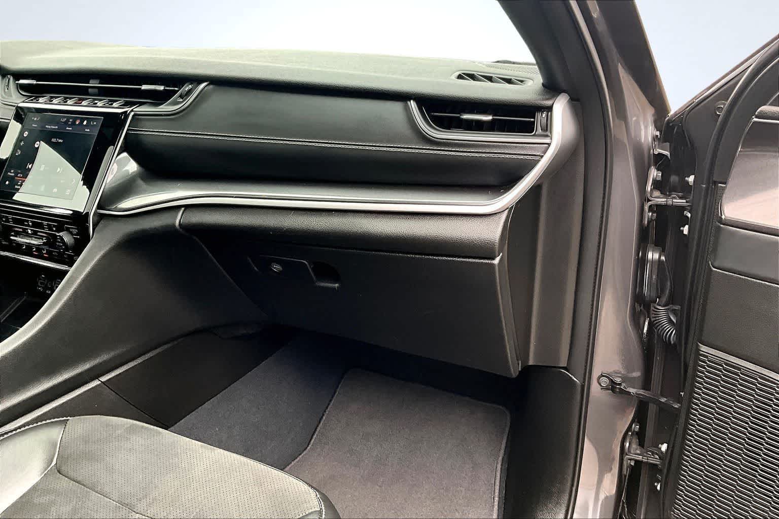 Thumbnail: 2023 Jeep Grand Cherokee L - 24