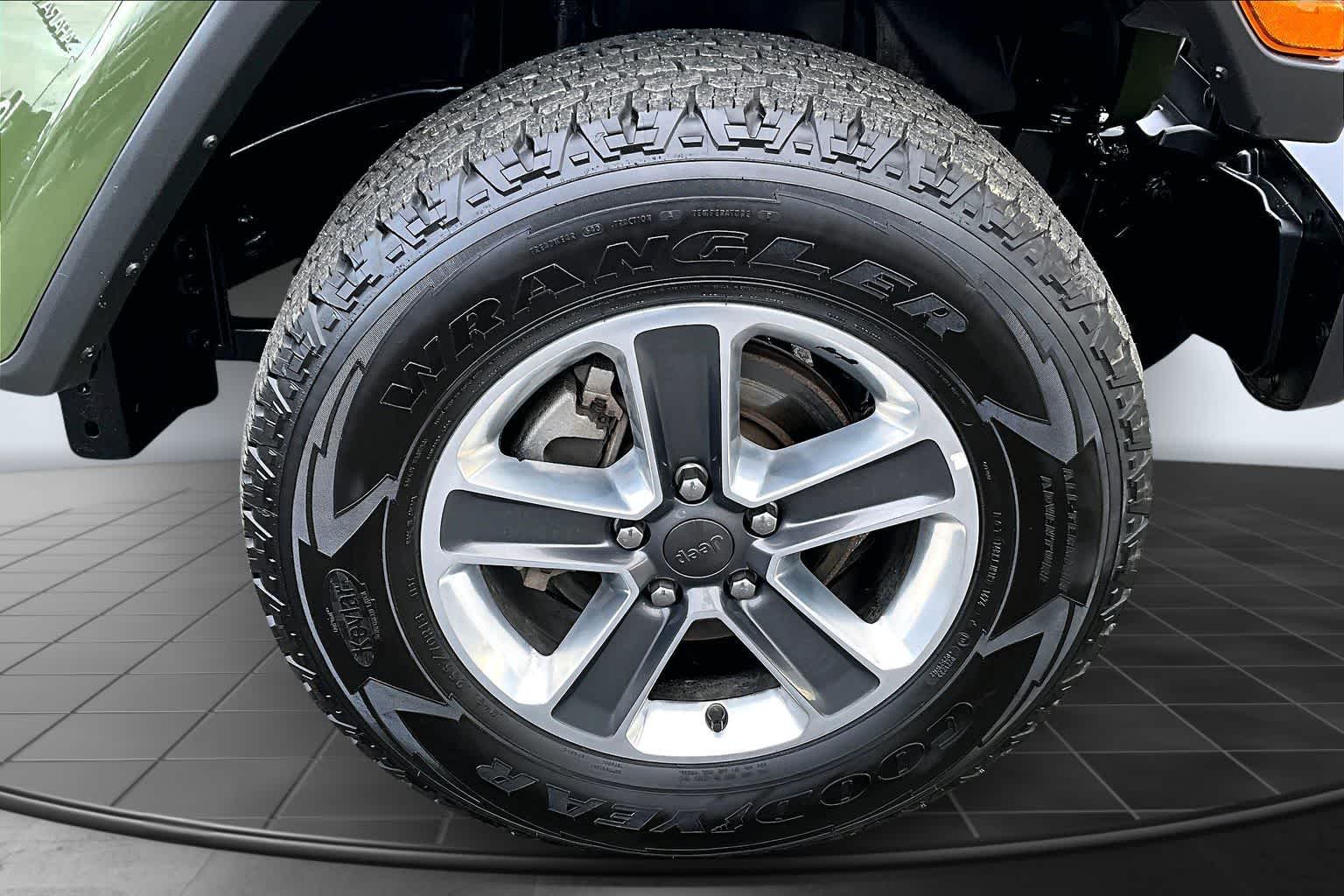 Thumbnail: 2023 Jeep Wrangler - 34