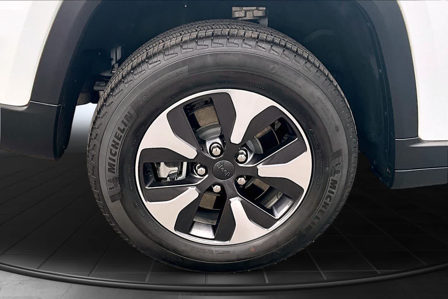 Thumbnail: 2023 Jeep Grand Cherokee - 35