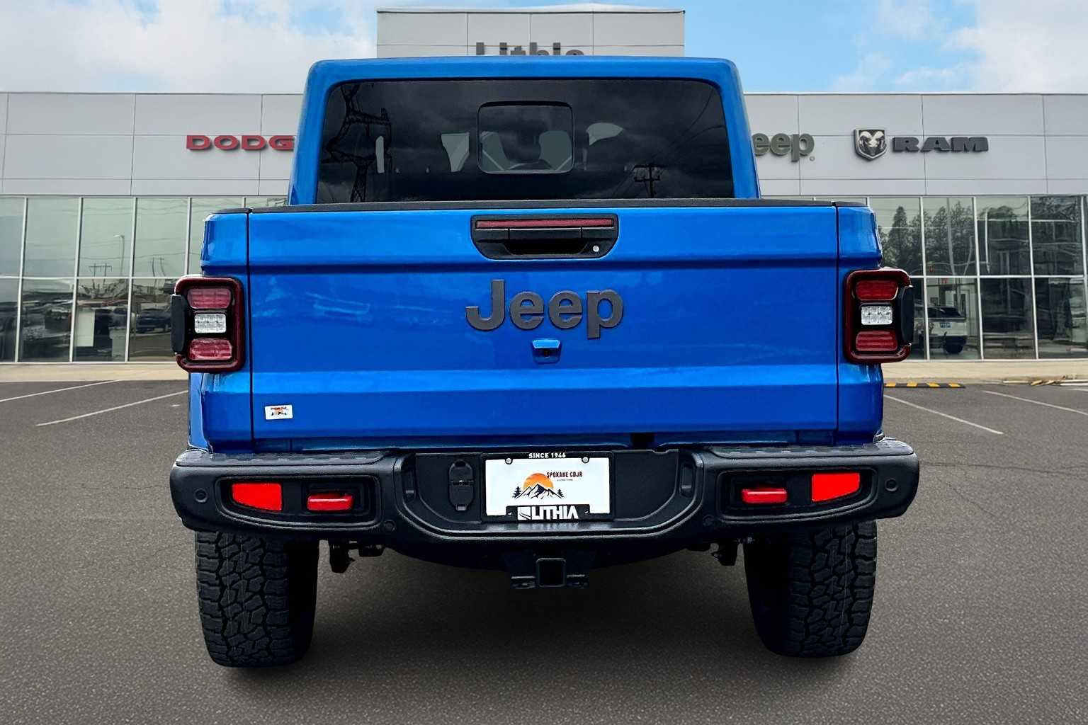 Thumbnail: 2025 Jeep Gladiator - 4