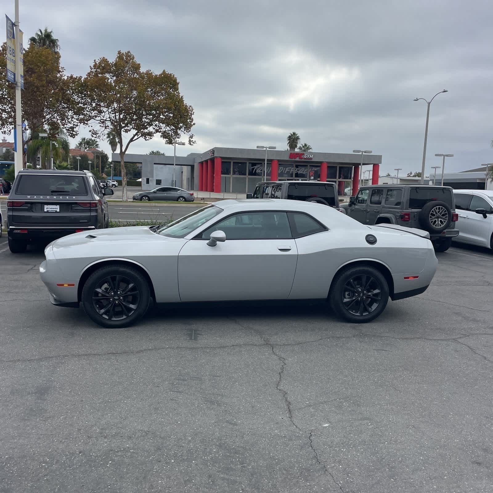 2023 Dodge Challenger SXT photo 2
