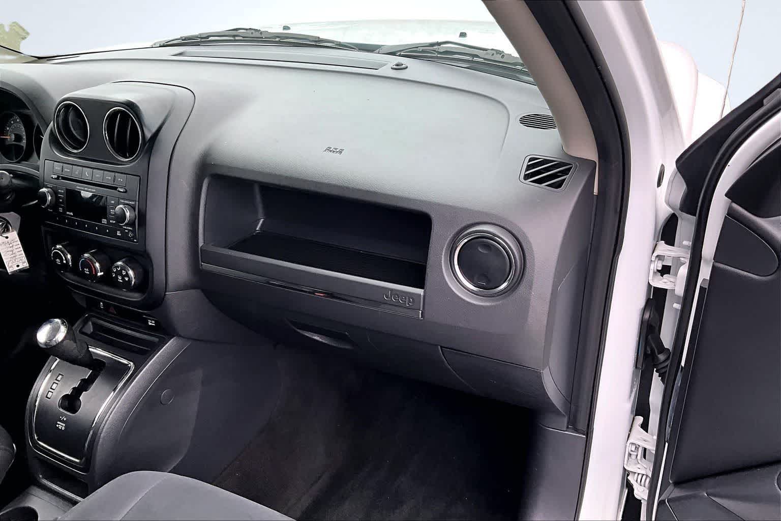 Thumbnail: 2016 Jeep Patriot - 24